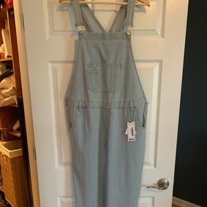 Maternity overalls NWT